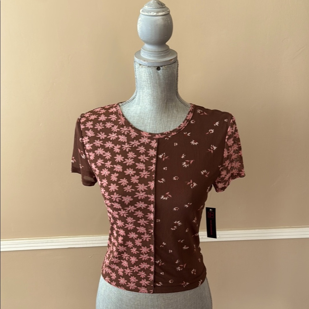 NO BOUNDARIES 🤎BROWN AND PINK🩷 FLORAL TOP SIZE MEDIUM (7-9) 🌟NWT🌟